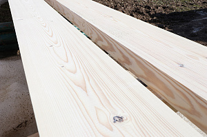 Не просто обшивка, а комплексное решение: вентилируемый фасад, индивидуальный водосток и единый стиль — дом, который будет служить десятилетиями