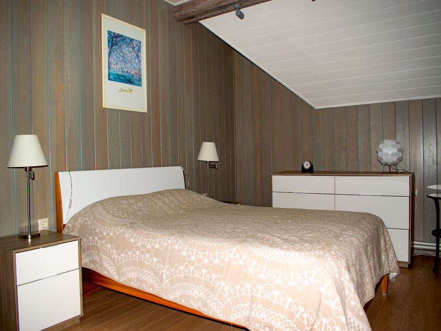 Старостинское озеро: как ангарская сосна обрела идеальный оттенок и вертикаль