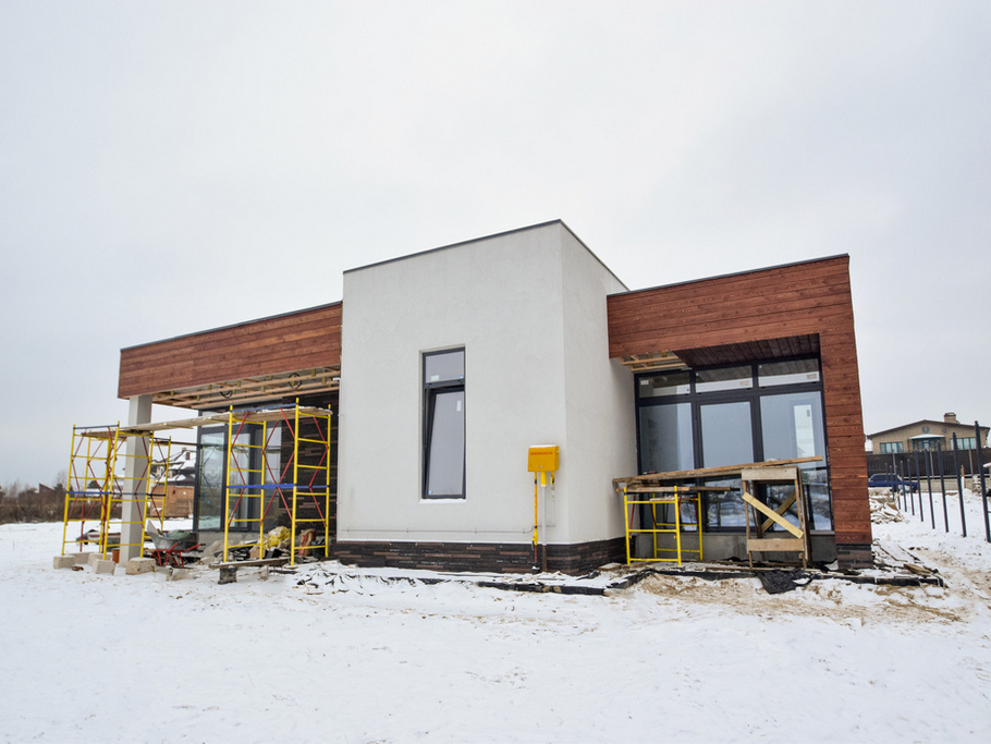 Искусство комбинирования: тепло дерева, надежность клинкера и эстетика штукатурки в одном проекте