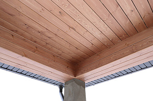 Северная сосна + премиальное масло Renner M300: идеальный дуэт для фасада, который сохранит цвет и форму даже в петербургском климате