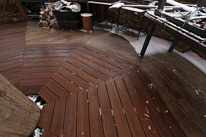 Как мы восстановили террасу: от изношенного настила до готового пространства