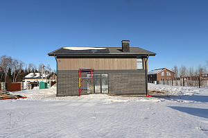 Элегантный фасад и свесы: монтаж планкена в Gatchina Villages - 2