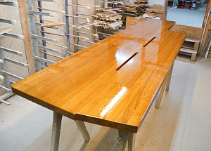 Эксклюзивное лакирование подоконника-столешницы из ясеня: блеск 'Магма' для дома в Петровские Сады