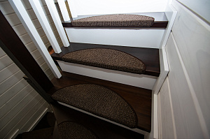 межэтажная лестница из лиственницы 14