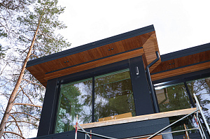 Горячая технология для холодного региона: почему термососна в 2 раза стабильнее обычной древесины и идеально подходит для фасадов