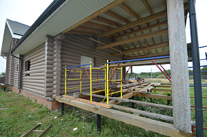 Качество не всегда стоит дорого: выбор масла Renner YS M046 для сруба в Приозерье с гарантией 8 лет