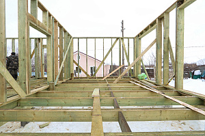 Современный каркасный дом с эксплуатируемой кровлей у Озера Врево