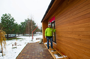 поланкен из лиственницы на фасад