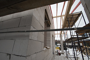 Не просто баня, а место силы: проект с парной на троих, уютной комнатой отдыха и крытой террасой