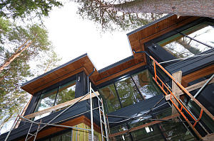 Горячая технология для холодного региона: почему термососна в 2 раза стабильнее обычной древесины и идеально подходит для фасадов