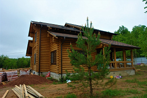 бревенчатый дом под покраску