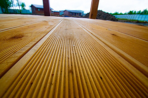 крашенная террасная доска