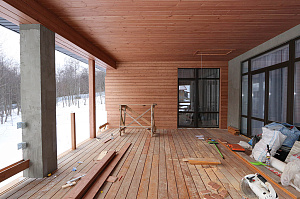 Северная сосна + премиальное масло Renner M300: идеальный дуэт для фасада, который сохранит цвет и форму даже в петербургском климате