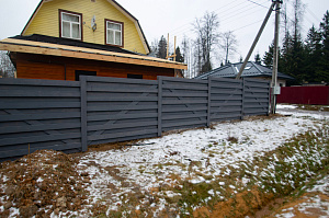 забор деревянный