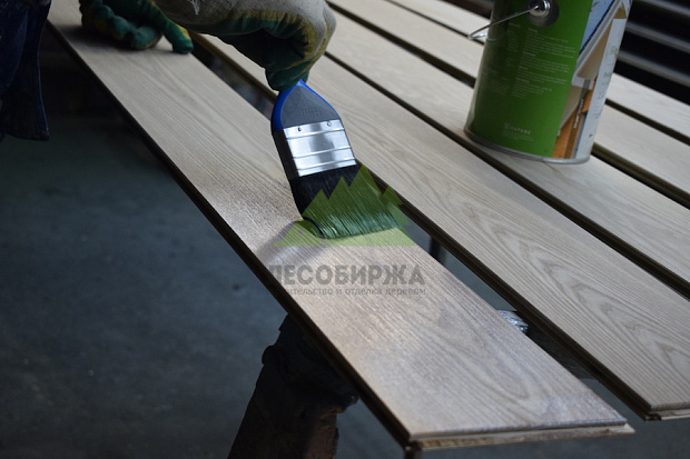 Масло или лак на фасаде: что переживёт петербургские дожди и снег