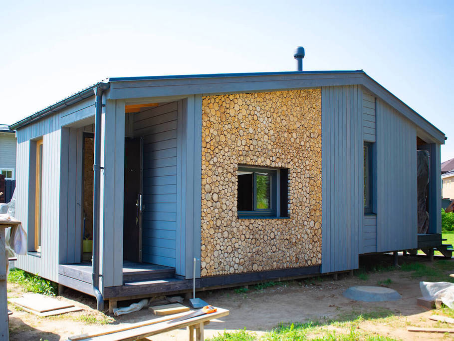 Тепло, тишина и эстетика: обновленная кровля, стильный фасад и уютные террасы в Еловой усадьбе