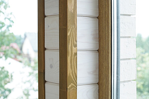 Шепот дерева: Завершенные работы по отделке стен и потолков в Кармолино