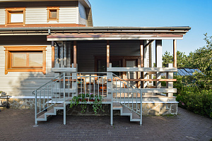 Финская надежность и русское брусовое зодчество: реставрация дома в Никольском краской Tikkurila Vinha