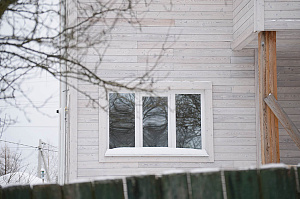 Современный каркасный дом с эксплуатируемой кровлей у Озера Врево