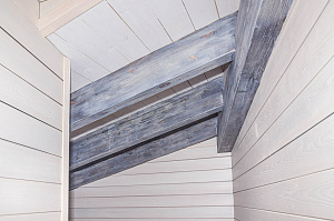 фальшбалки на потолке