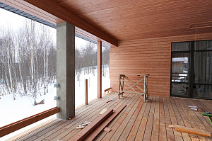 Северная сосна + премиальное масло Renner M300: идеальный дуэт для фасада, который сохранит цвет и форму даже в петербургском климате