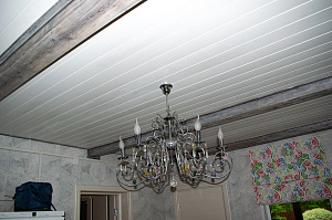 деревянный потолок