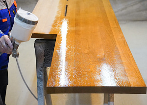 Эксклюзивное лакирование подоконника-столешницы из ясеня: блеск 'Магма' для дома в Петровские Сады