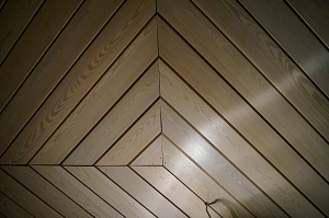 Красивые потолки из планкена Прима