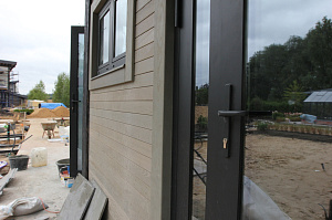 Масштабная реконструкция загородного дома: термоясень, фахверк с историей и идеальная геометрия каждого элемента