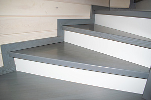 лестница с забавными ступенями