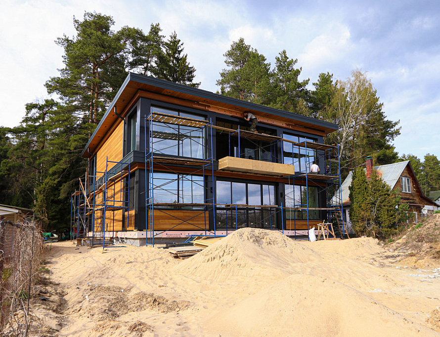 Горячая технология для холодного региона: почему термососна в 2 раза стабильнее обычной древесины и идеально подходит для фасадов