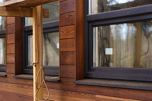 Петергоффские аллеи требуют статуса: как термолиственница преобразила каркасный дом в элитном посёлке