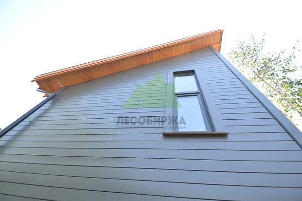 Планкен из сосны: фасад, который не боится петербургской погоды