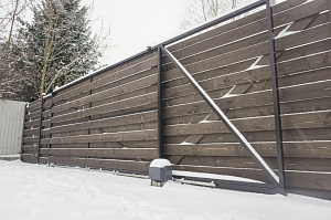 как монтировать забор