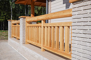 Почему владельцы домов из керамики выбирают планкен: реализованный проект с европейским качеством окраски и крепежом, который не оставляет следов