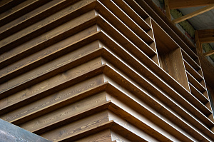 монтаж с полочкой на фасаде