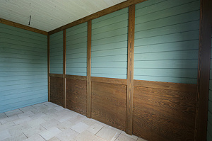 Шепот дерева: Завершенные работы по отделке стен и потолков в Кармолино