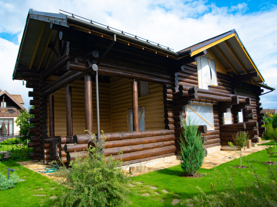 Больше не дует, не течет и не облезает: комплексное восстановление бани с технологией «Теплый шов»