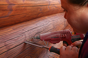 Шестифакторная защита и идеальная гладкость: премиальная покраска бревенчатого дома от ЛесоБиржи - СПб