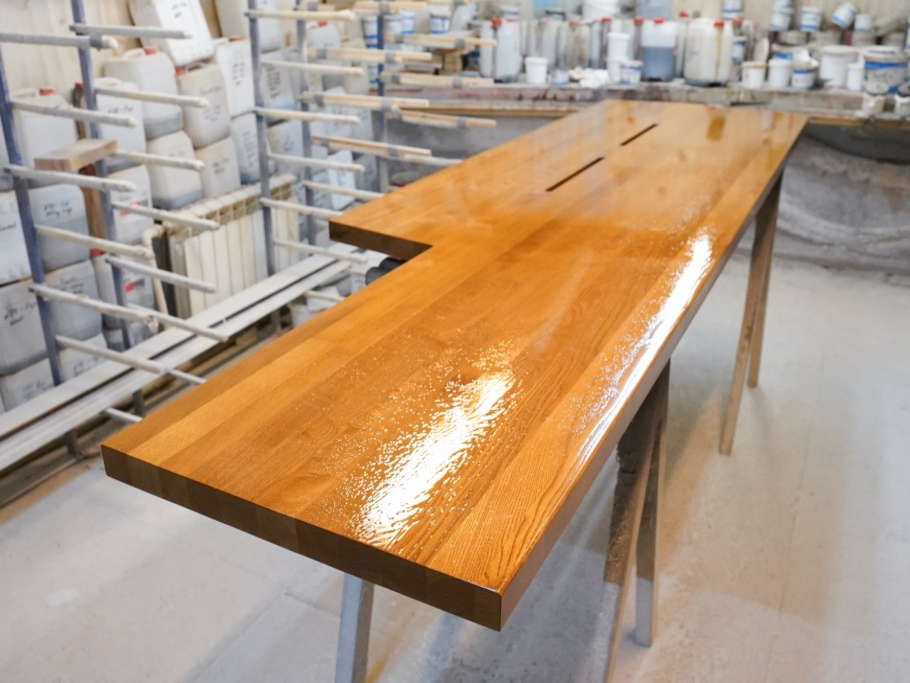 Эксклюзивное лакирование подоконника-столешницы из ясеня: блеск 'Магма' для дома в Петровские Сады