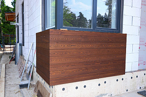 Лиственница + термолиственница + покраска Renner в цехе: почему эта комбинация делает фасад неуязвимым к влаге и времени