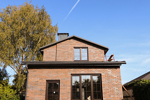 Преображение газобетонного дома: Фальцевая кровля и клинкерный фасад в КП 