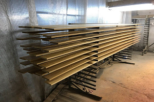 Сушка планкена на стеллаже