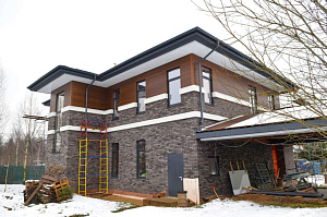 комбинированный фасад дома