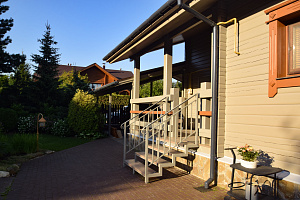 Финская надежность и русское брусовое зодчество: реставрация дома в Никольском краской Tikkurila Vinha