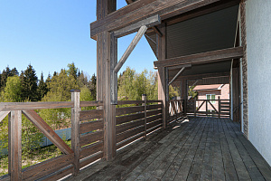 Фасад в стиле Шале: Изысканный коттедж в Новом Щеглово от Лесобиржи-Спб