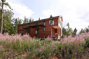 Петергоффские аллеи требуют статуса: как термолиственница преобразила каркасный дом в элитном посёлке