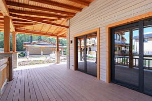 Почему владельцы домов из керамики выбирают планкен: реализованный проект с европейским качеством окраски и крепежом, который не оставляет следов