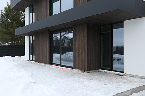 Комбинированный фасад от Лесобиржа-Спб: гармония стиля и долговечности в 