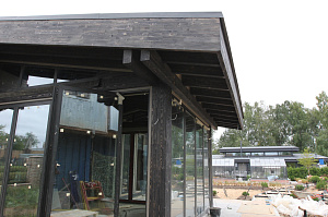 Масштабная реконструкция загородного дома: термоясень, фахверк с историей и идеальная геометрия каждого элемента